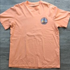 Men’s vineyard Vines t shirt